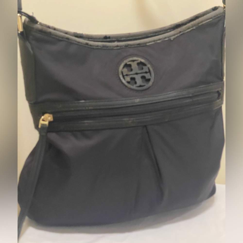 Tory Burch Black nylon crossbody Peeling on logo and around zipper